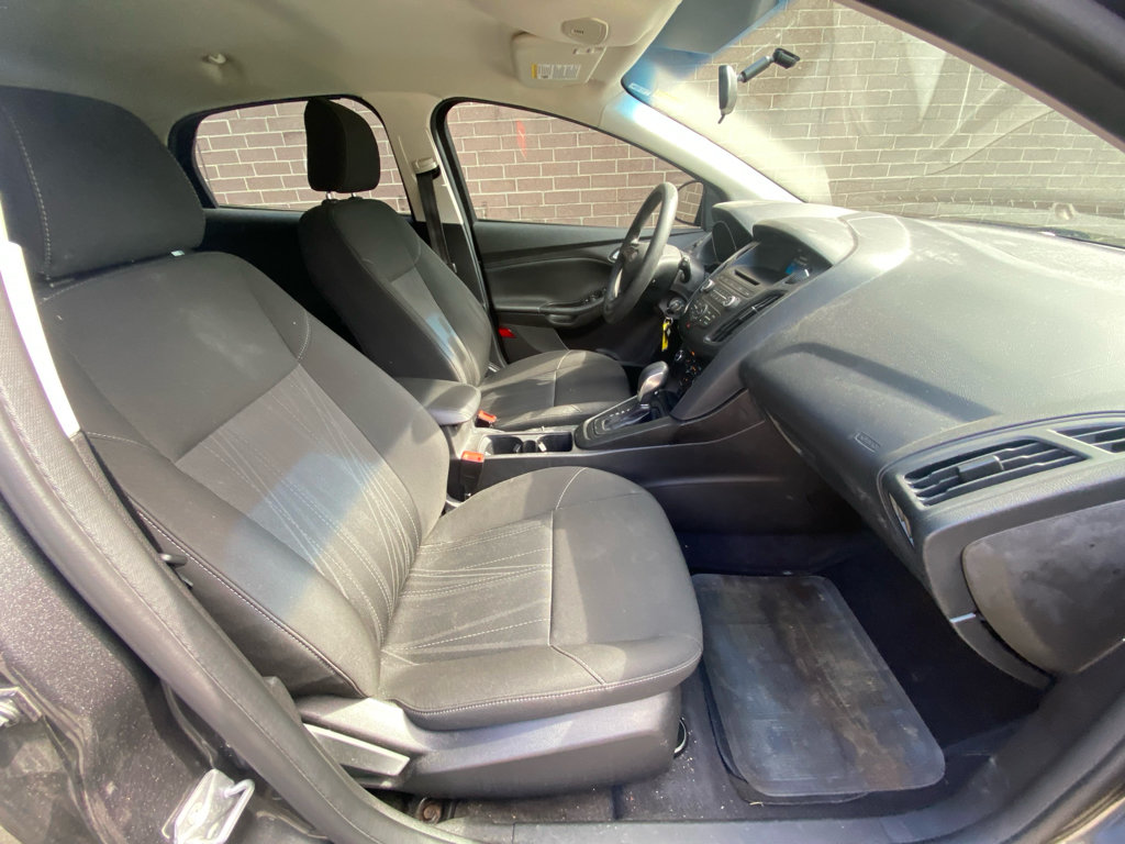 Used 2017 Ford Focus SE FWD image 20