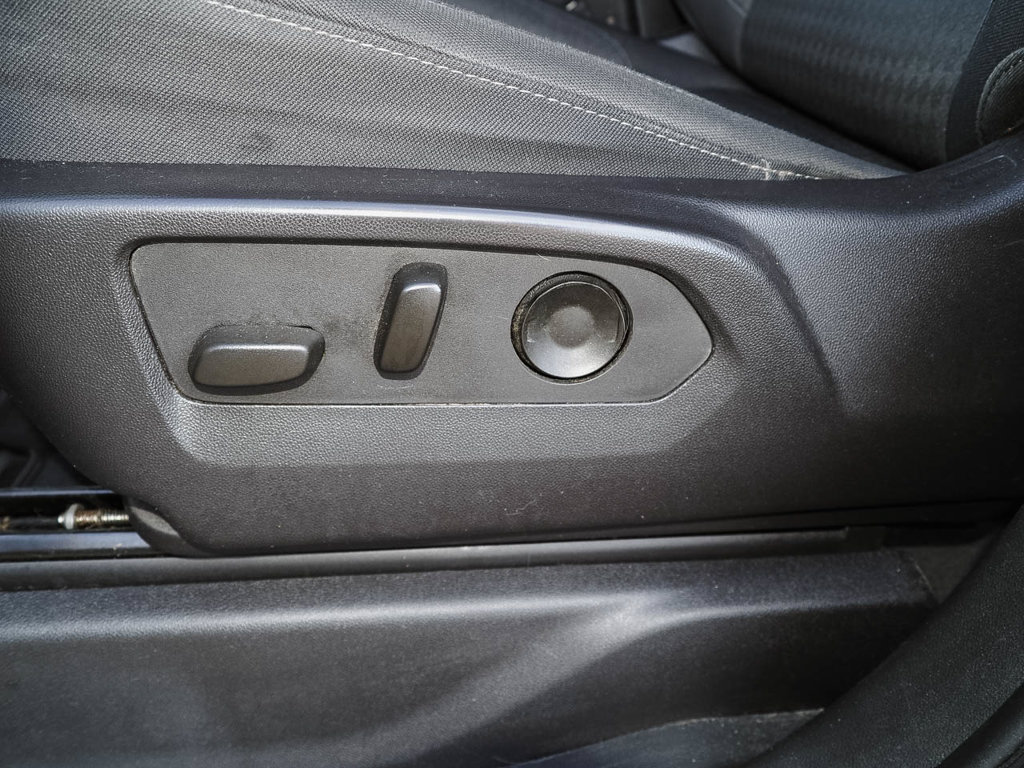 Used 2023 Chevrolet Silverado 1500 Custom AWD/4WD image 30