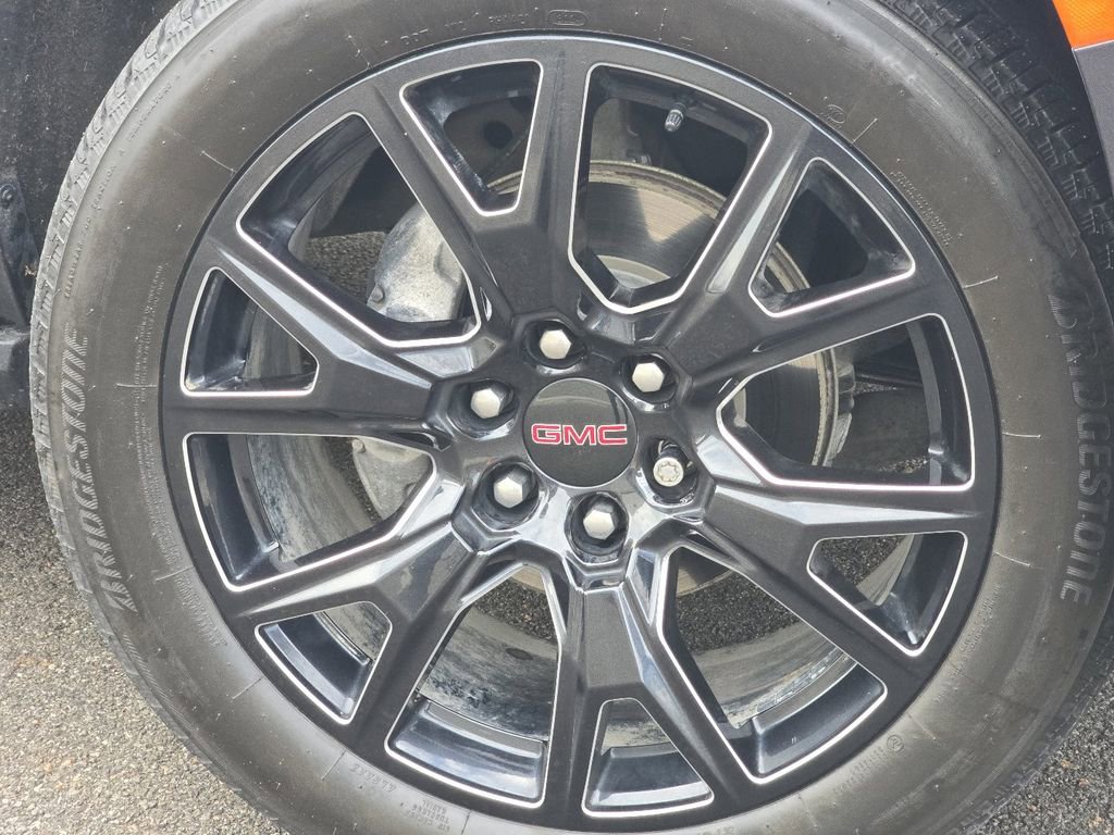Used 2023 GMC Yukon SLE AWD/4WD image 9