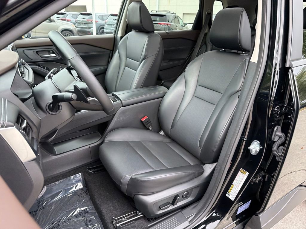 Used 2023 Nissan Rogue SV w/ SV Premium B Package FWD image 31