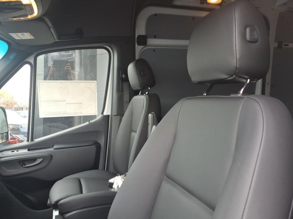 New 2026 Mercedes-Benz Sprinter 2500 image 12