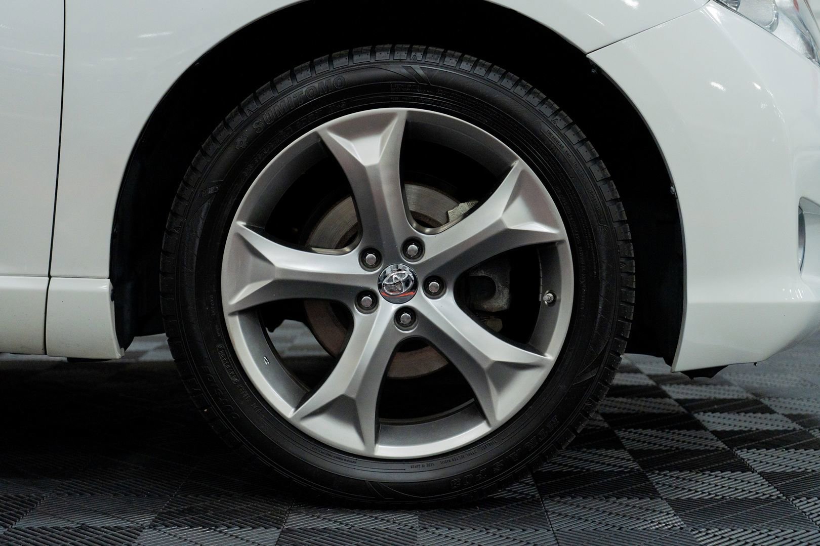 Used 2011 Toyota Venza AWD w/ Premium Pkg #2 image 14