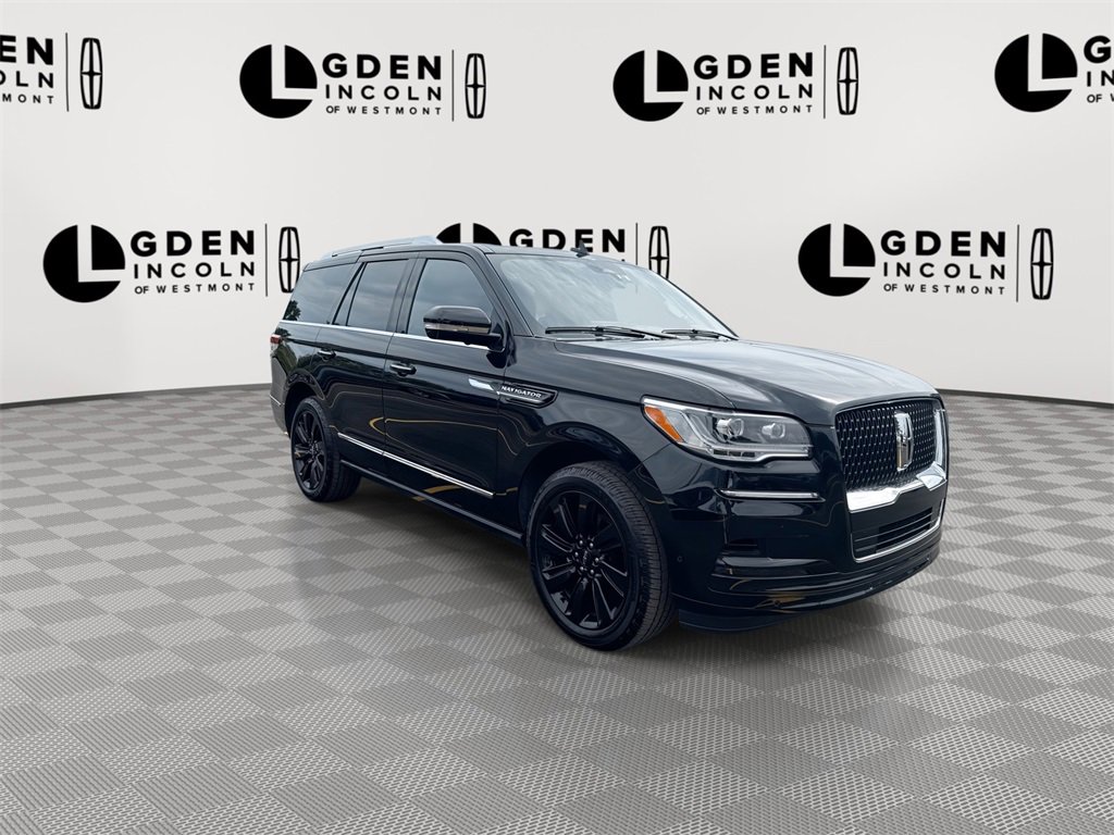 Used 2024 Lincoln Navigator Reserve image 2