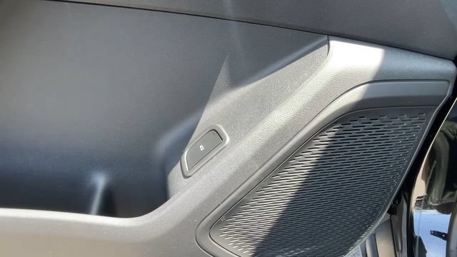 New 2026 Chevrolet Traverse LT w/ LPO, Floor Liner Package FWD image 24