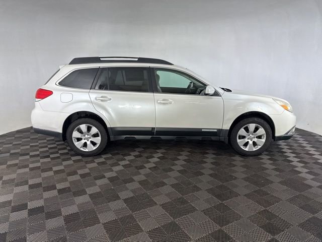 Used 2011 Subaru Outback 2.5i Limited image 6