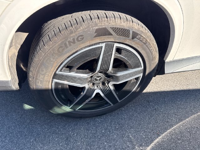 Used 2024 Mercedes-Benz GLC 300 4MATIC image 8