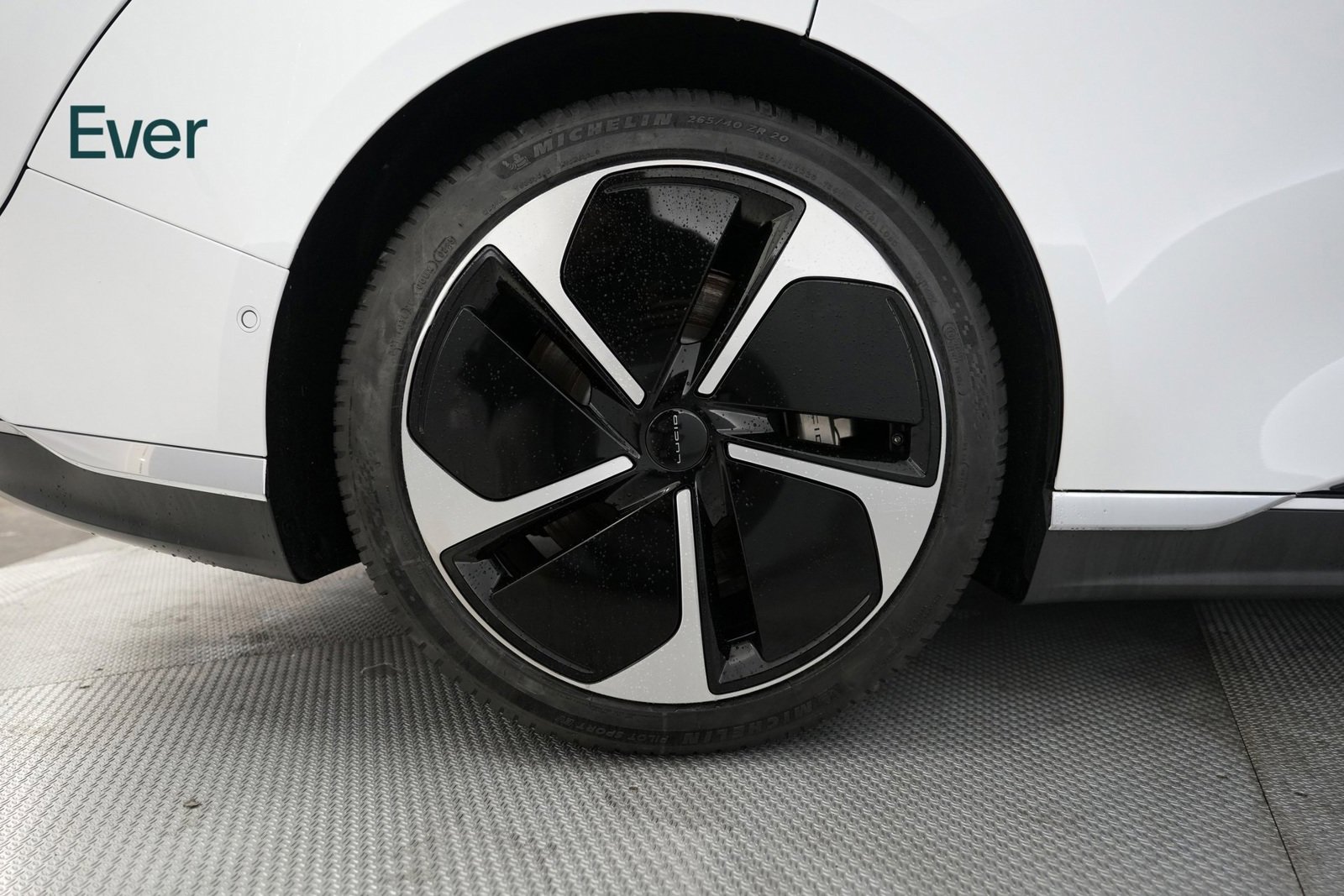 Used 2024 Lucid Air Touring image 17