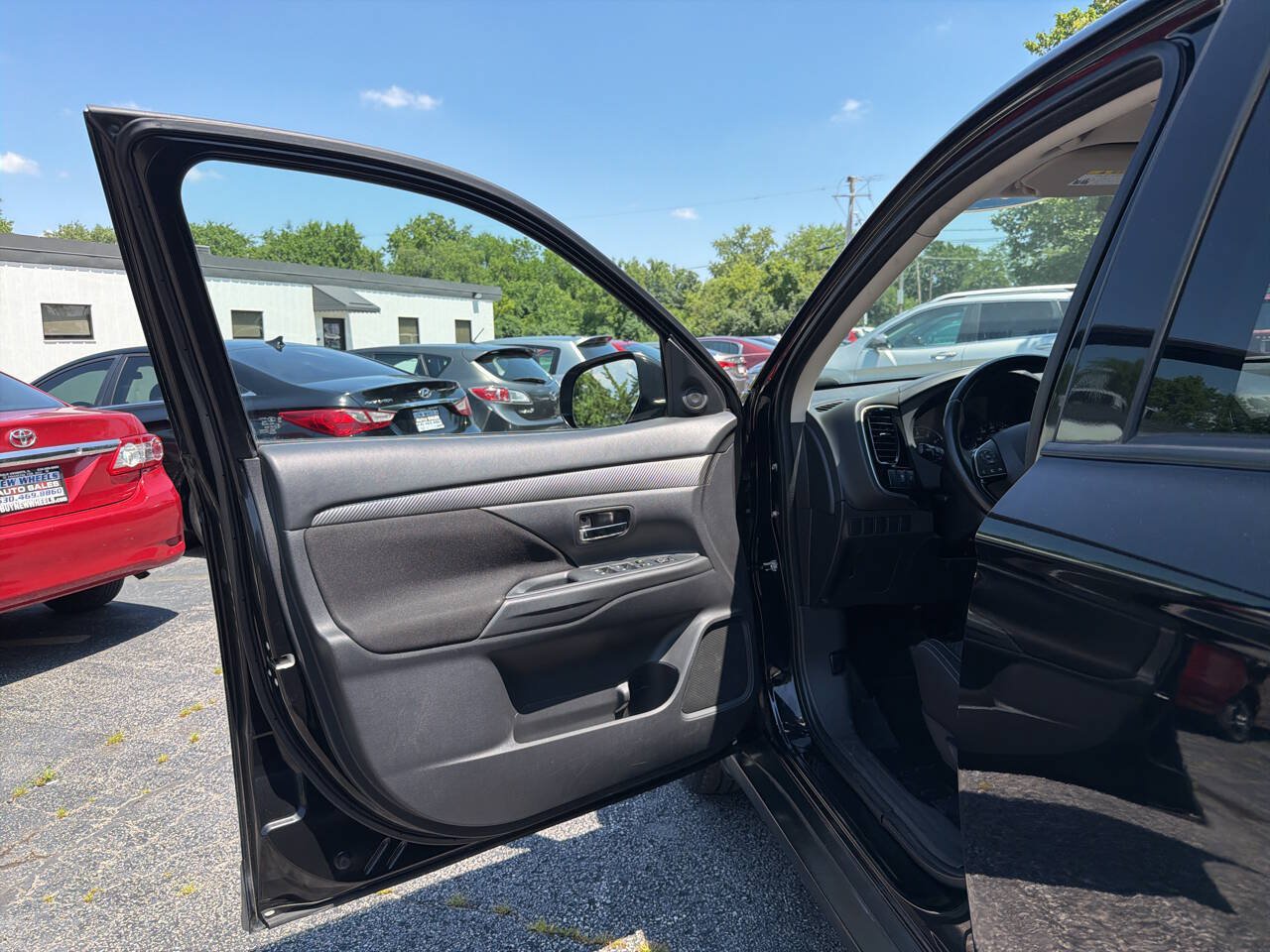 Used 2016 Mitsubishi Outlander SE FWD image 21