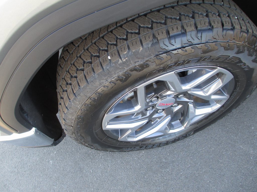 Used 2025 GMC Sierra 1500 SLT w/ SLT Premium Plus Package image 12