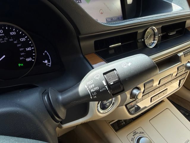 Used 2013 Lexus ES 300h w/ Luxury Pkg FWD image 25