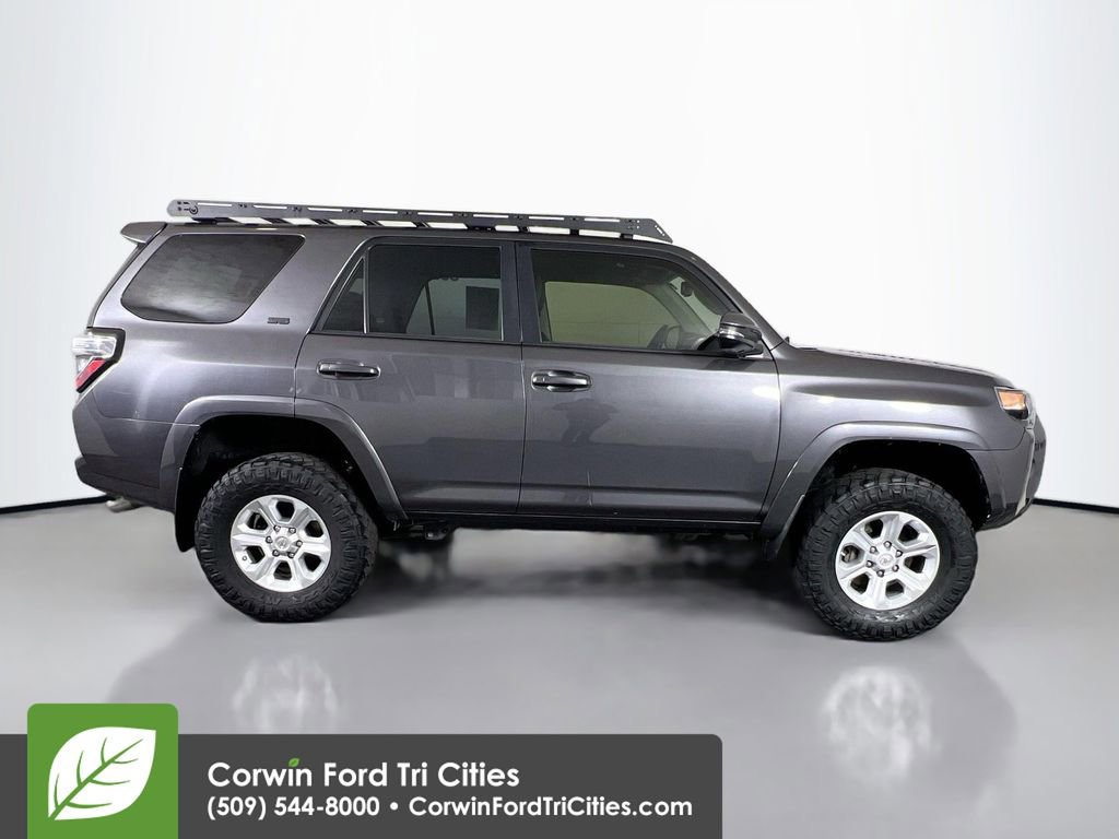 Used 2020 Toyota 4Runner 4WD image 18