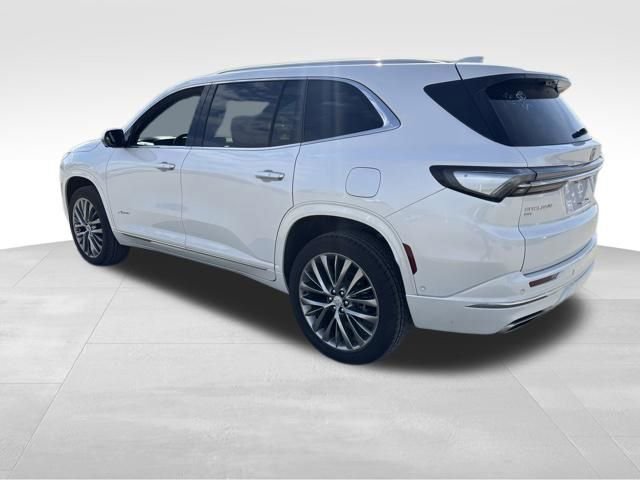 Used 2025 Buick Enclave Avenir w/ Super Cruise Package image 3