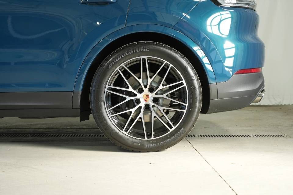 New 2026 Porsche Cayenne Coupe image 44