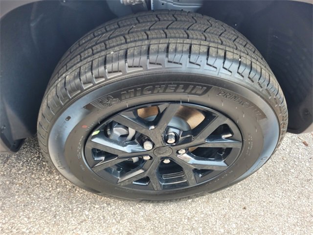 New 2025 Jeep Grand Cherokee Laredo image 18