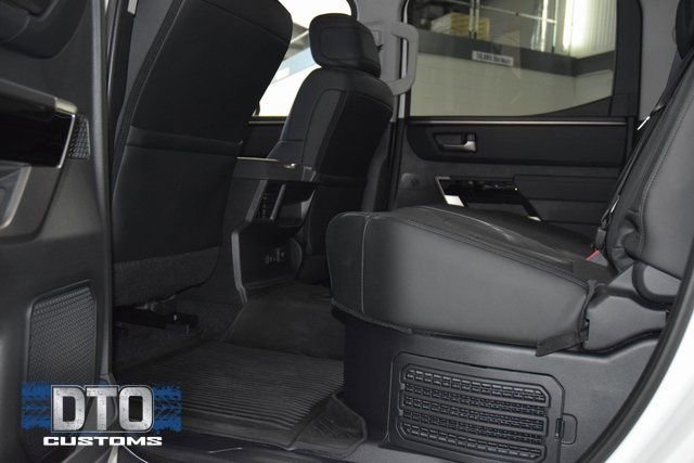 Used 2024 Toyota Tundra Limited w/ Power Package image 38