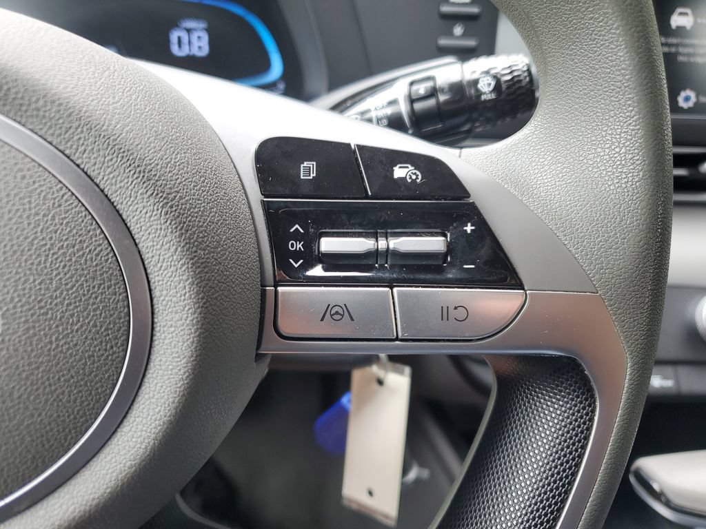 Used 2025 Hyundai Elantra SE FWD image 23