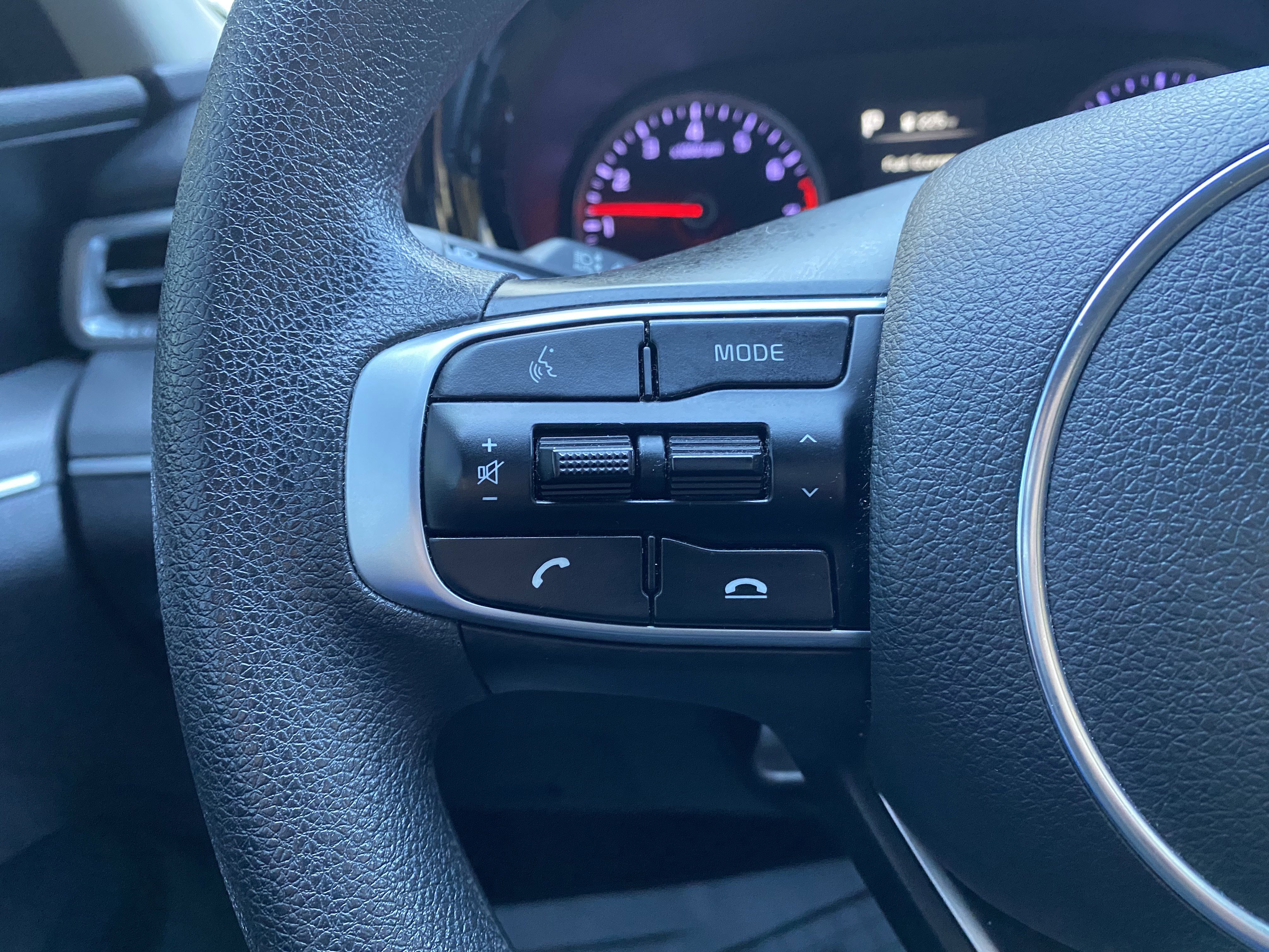 Used 2022 Kia K5 LX image 18