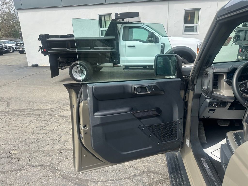 Used 2025 Ford Bronco Outer Banks image 12