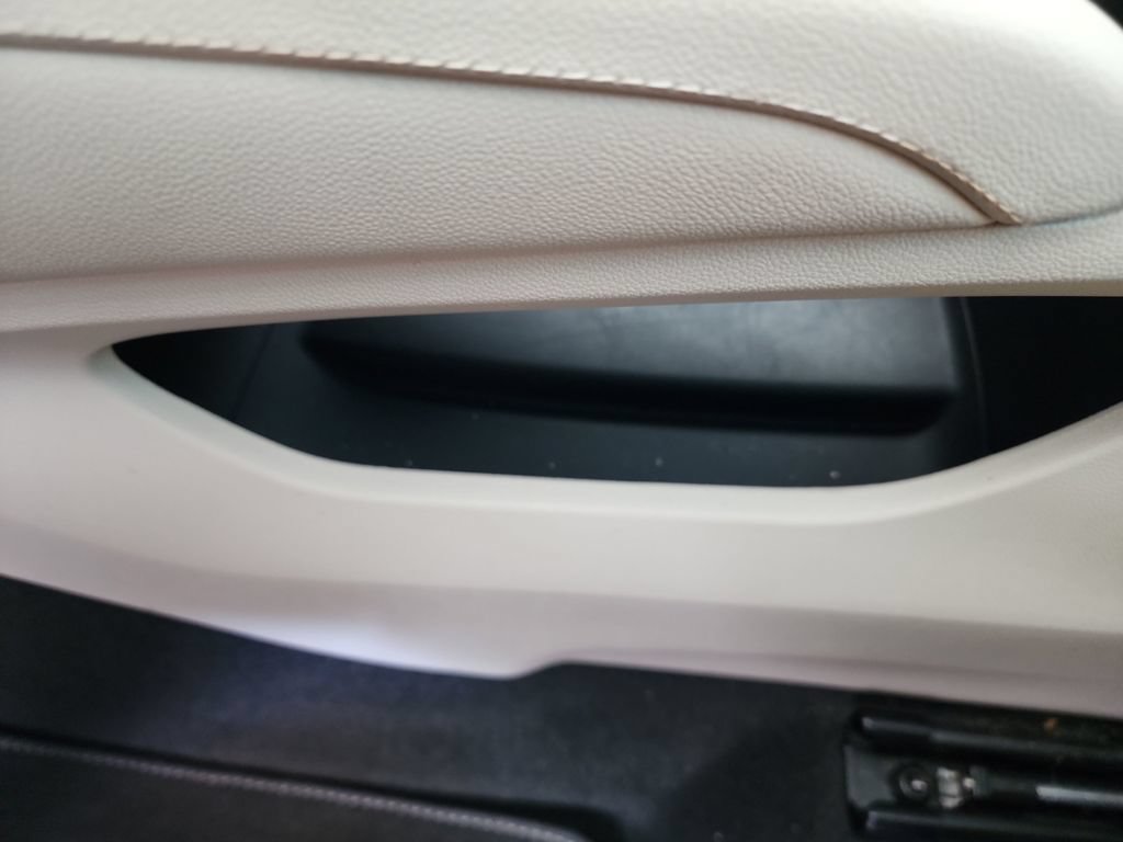 Used 2021 Buick Envision Essence w/ Technology Package I FWD image 32
