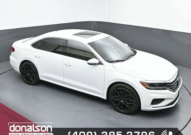 Used 2020 Volkswagen Passat 2.0T SEL image 17