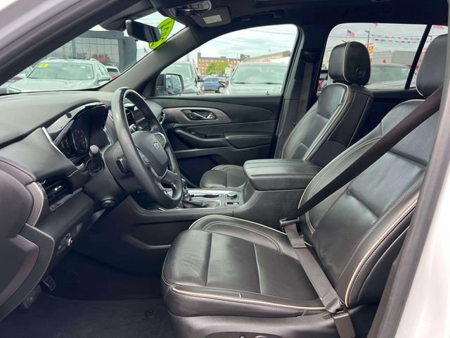Certified 2024 Chevrolet Traverse Premier w/ Redline Edition FWD image 17