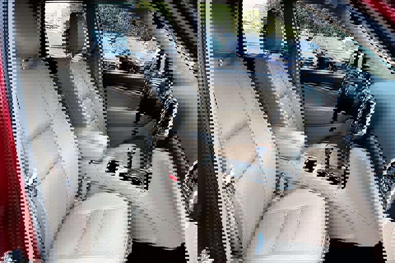 Used 2015 Jeep Grand Cherokee Limited w/ Luxury Group II image 8