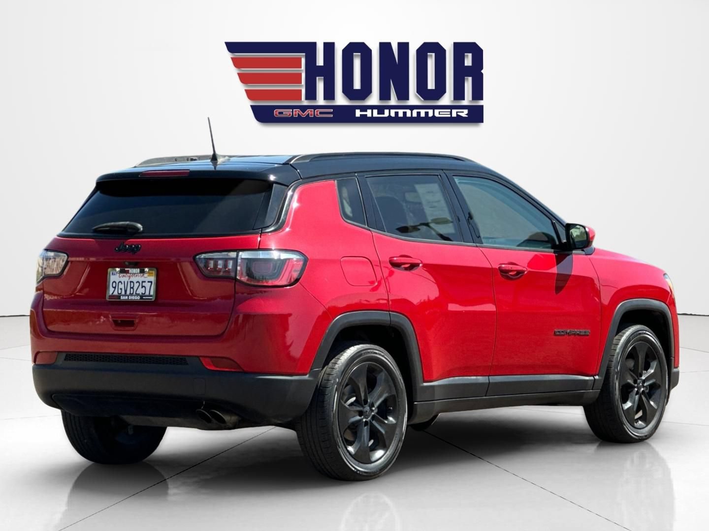 Used 2019 Jeep Compass Latitude FWD image 4