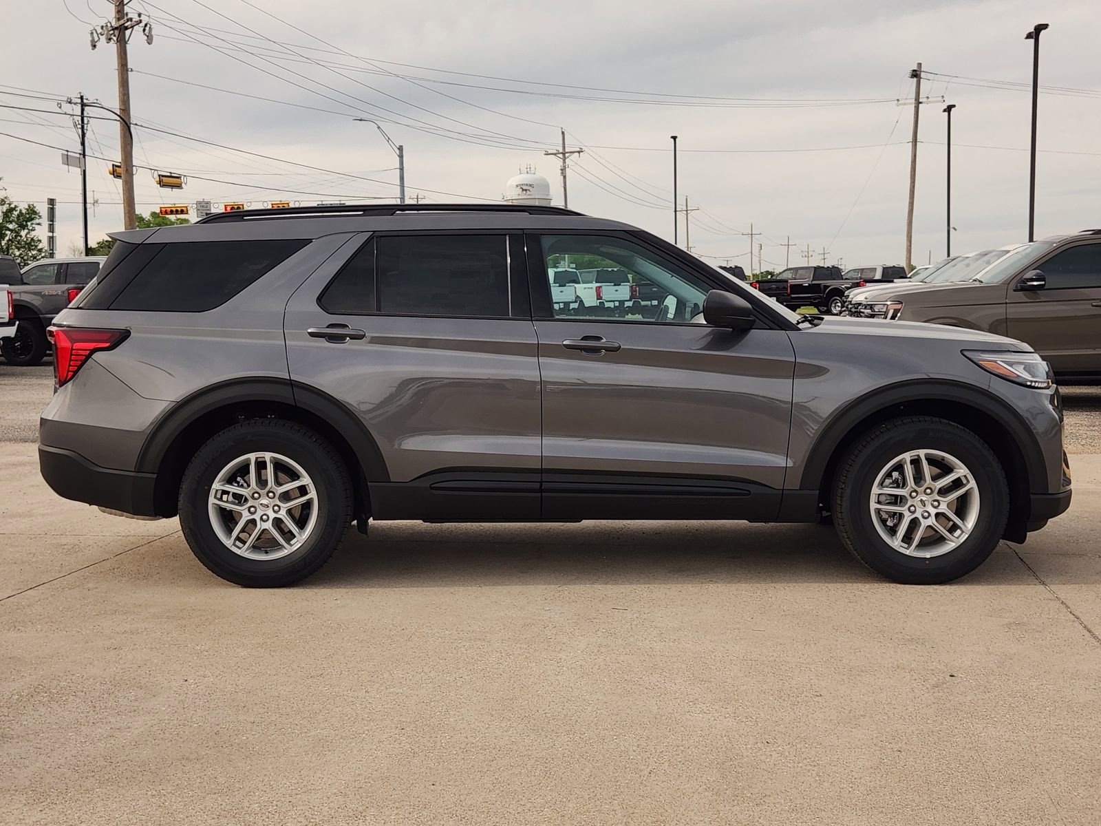 New 2026 Ford Explorer Active image 7
