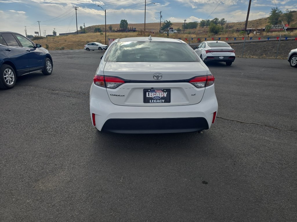 Used 2024 Toyota Corolla LE FWD image 4