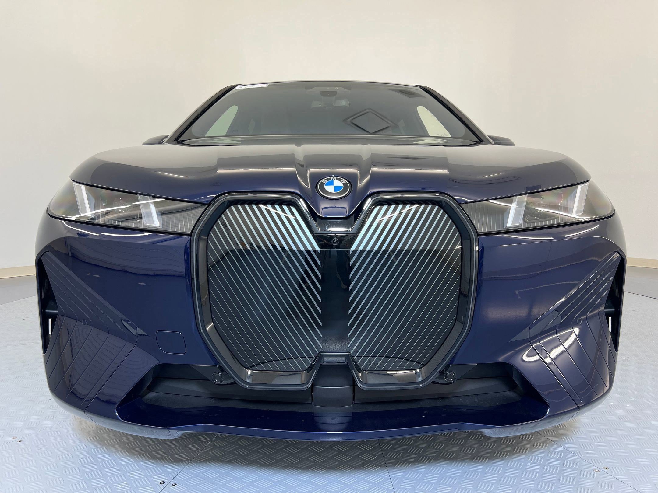 Used 2026 BMW iX xDrive45 AWD/4WD image 6