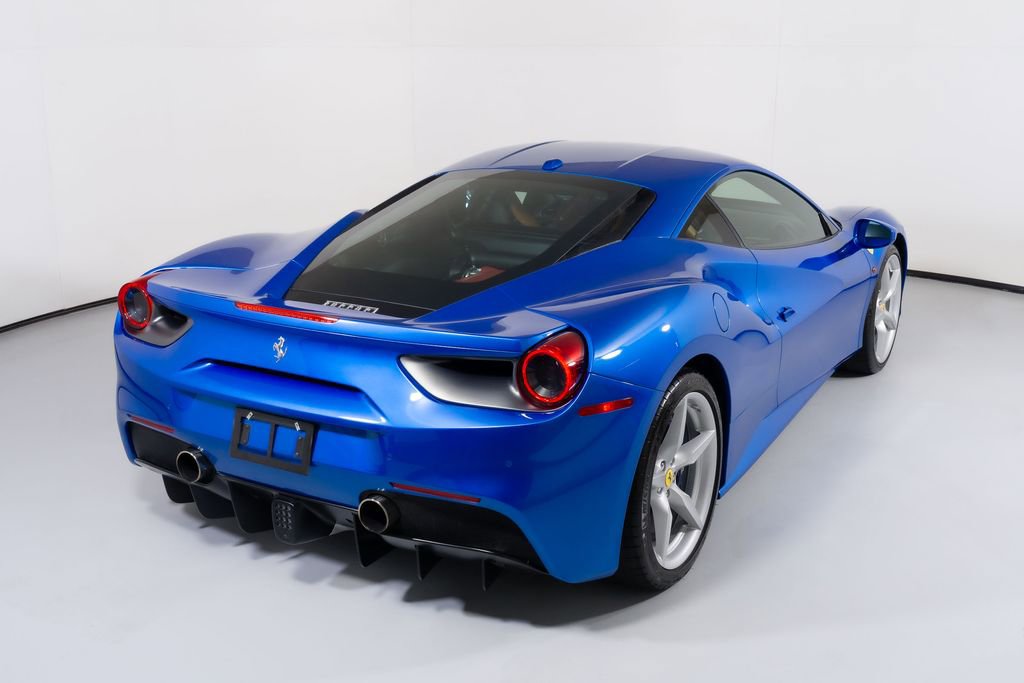 Used 2018 Ferrari 488 GTB image 2