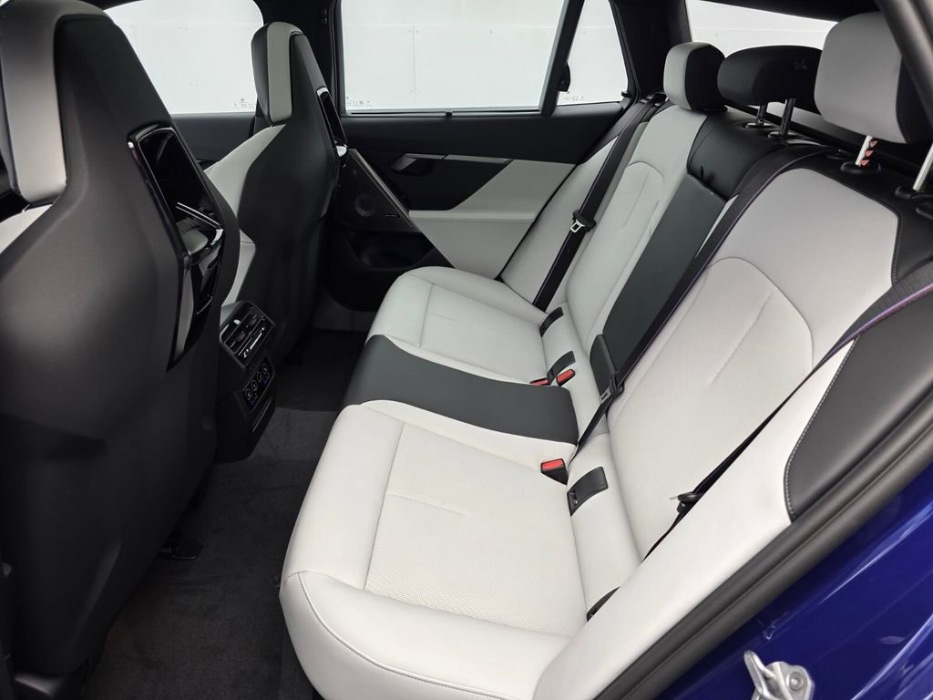 New 2026 BMW M5 Touring image 11