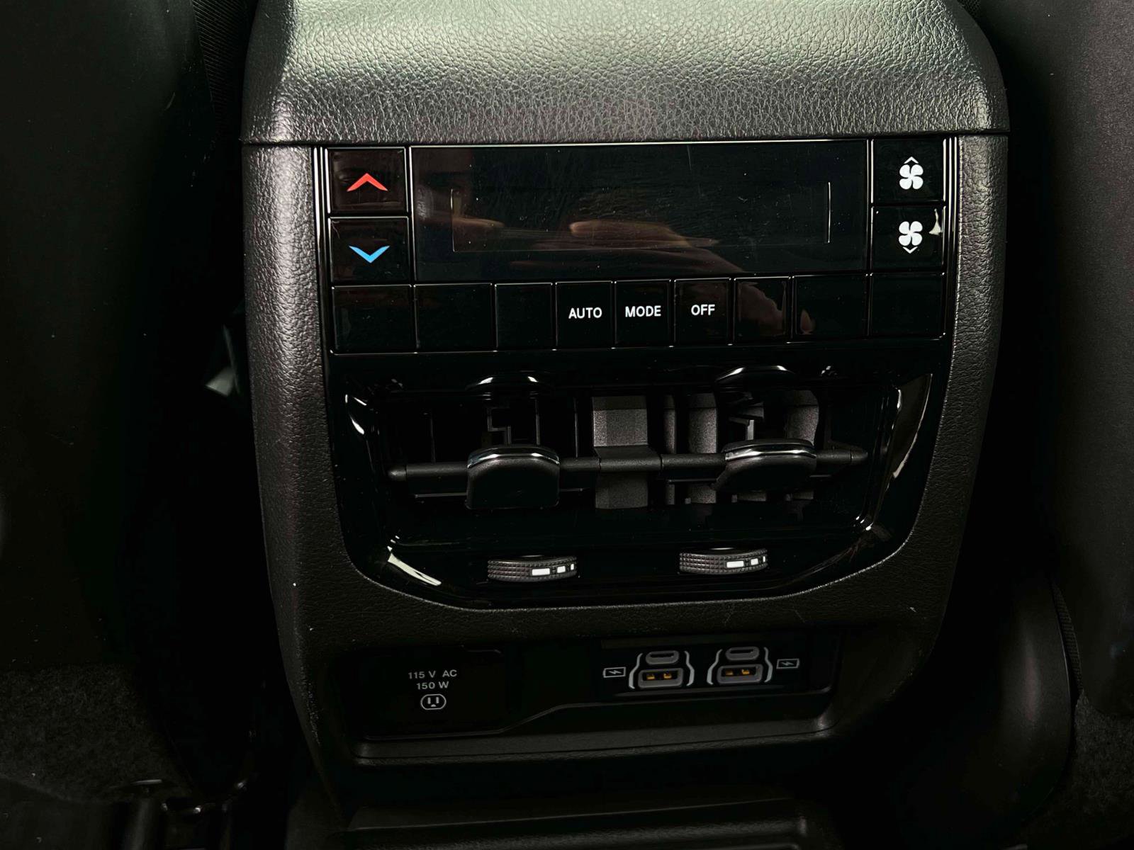 Used 2023 Jeep Grand Cherokee L Laredo AWD/4WD image 27