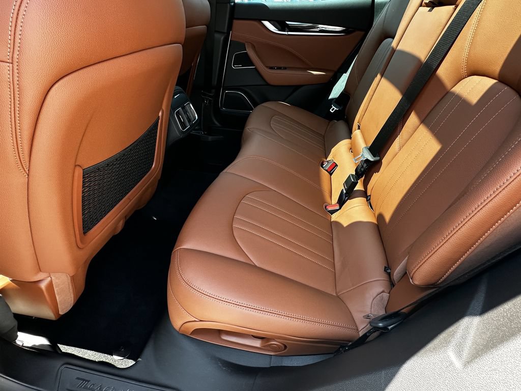 Used 2023 Maserati Levante GT AWD/4WD image 24