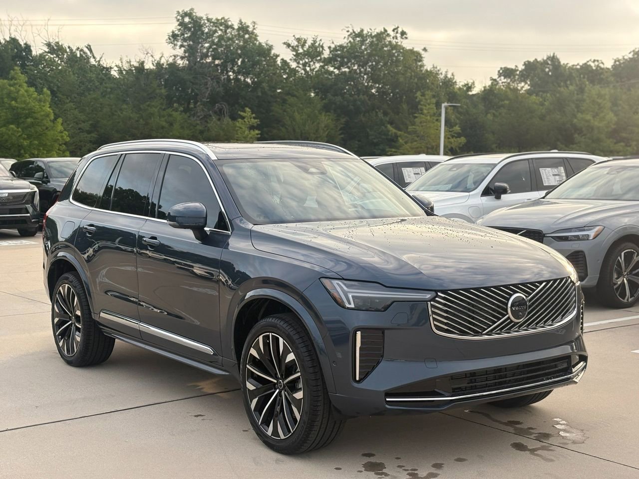 New 2026 Volvo XC90 B6 Plus w/ Protection Package Premier image 3