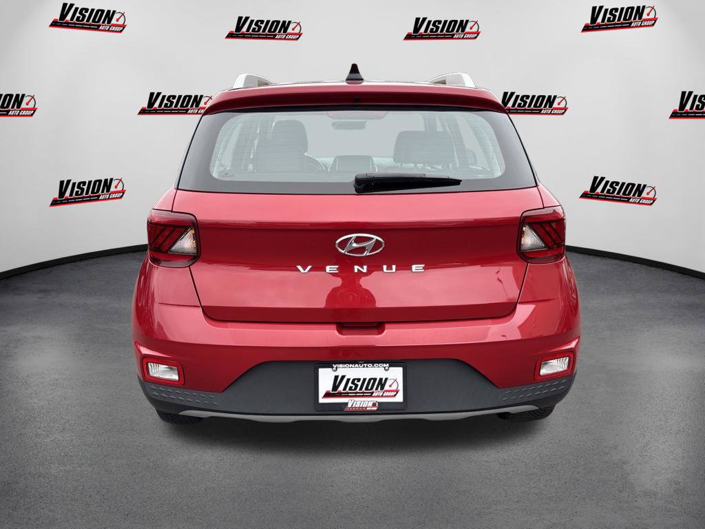 Used 2022 Hyundai Venue Limited FWD image 4