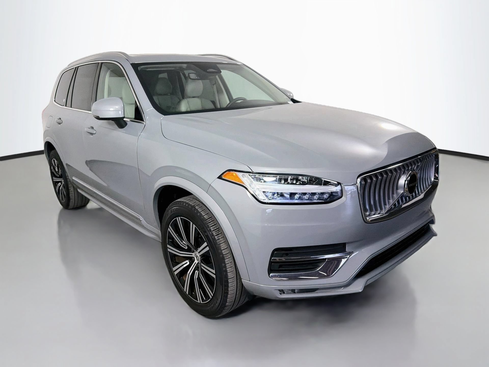 Certified 2024 Volvo XC90 B5 Core w/ Protection Package Premier AWD/4WD image 3