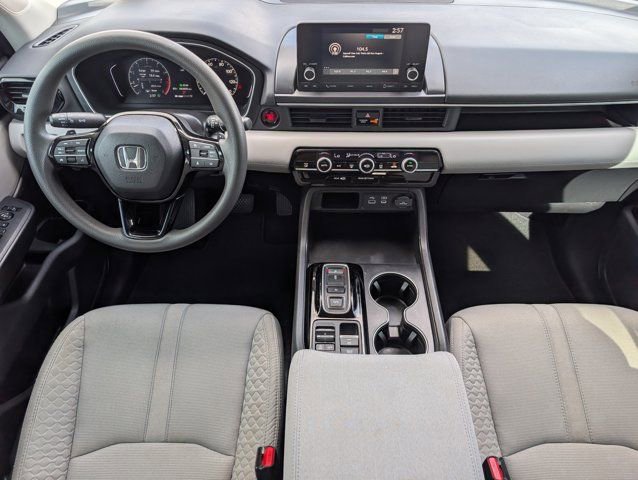 Used 2023 Honda Pilot LX image 5