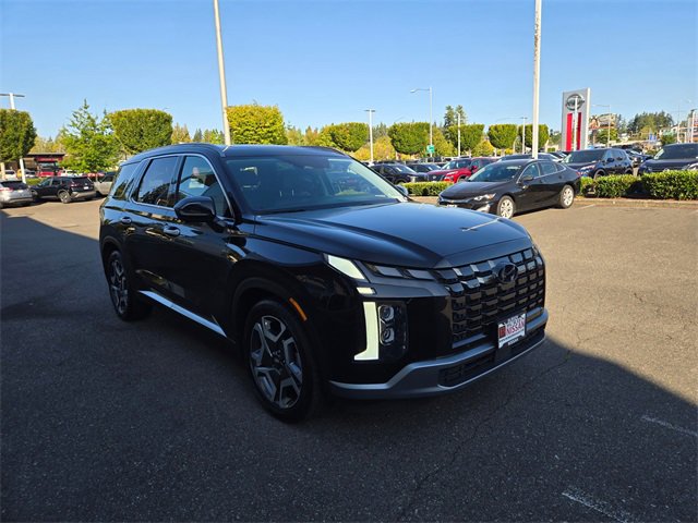 Used 2023 Hyundai Palisade Limited w/ Cargo Package image 4
