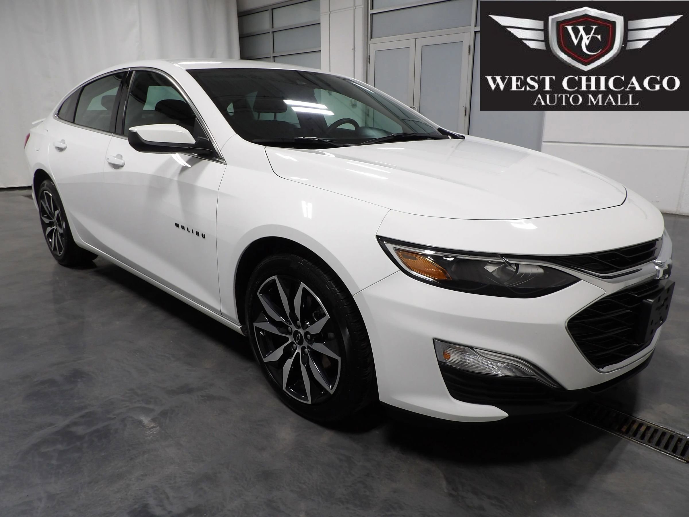 Used 2024 Chevrolet Malibu RS FWD image 2