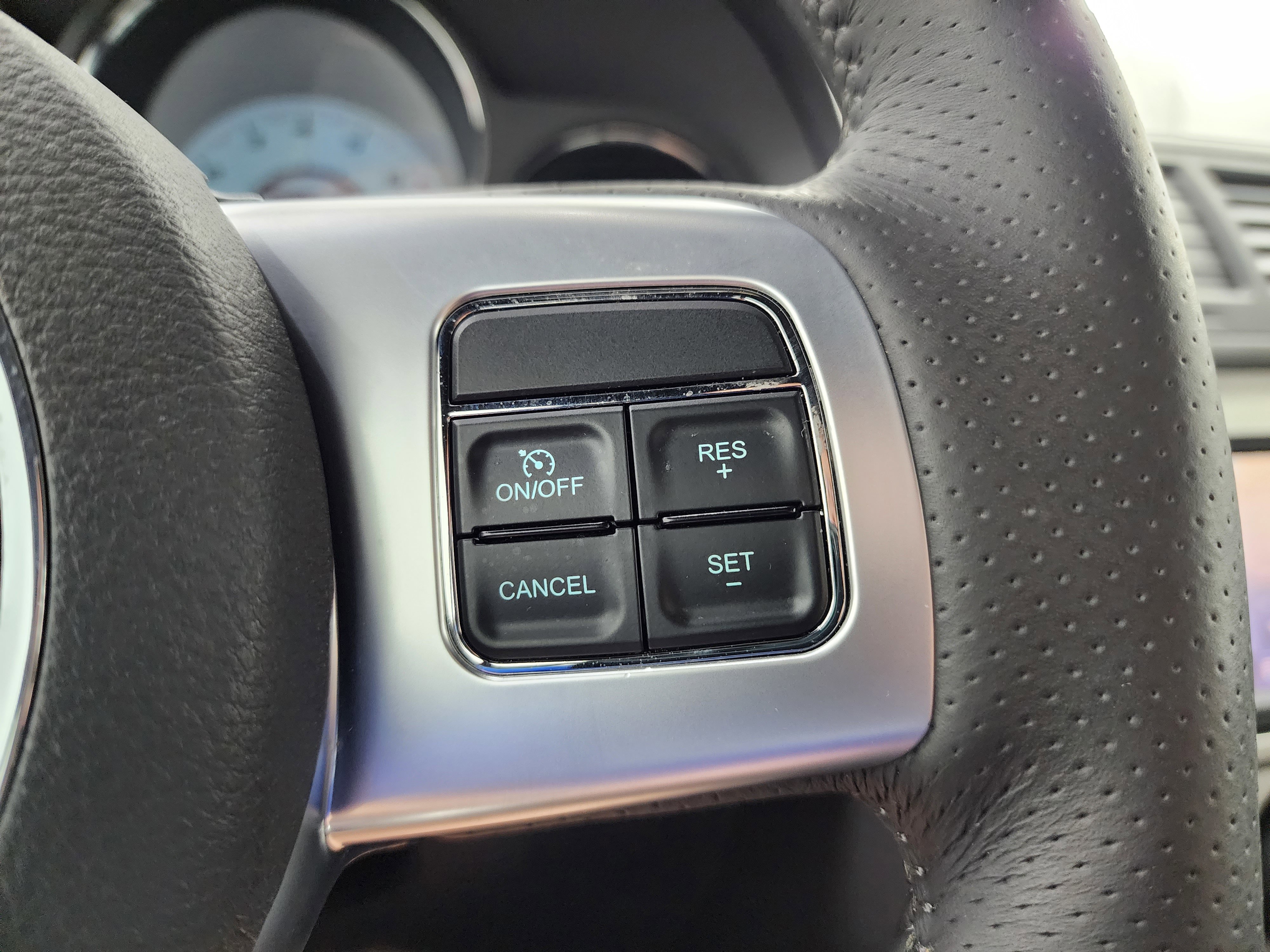 Used 2014 Dodge Challenger SRT8 image 14