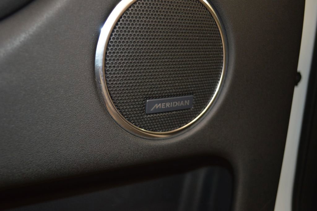 Used 2025 Land Rover Discovery Sport S image 20