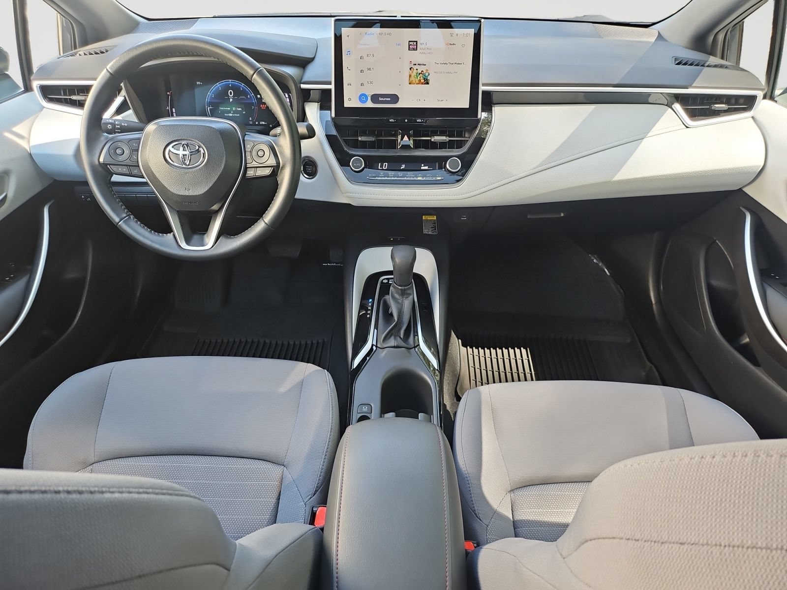 Used 2025 Toyota Corolla SE w/ SE Premium Package FWD image 16