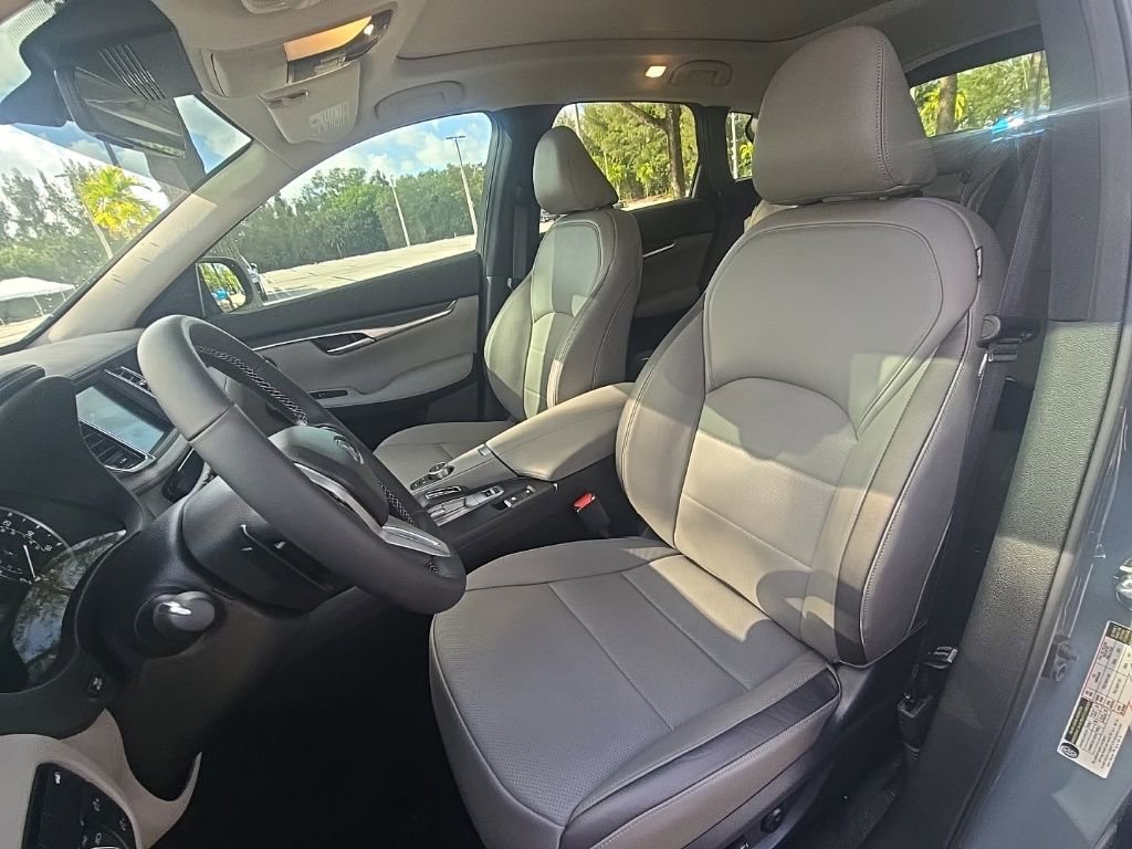 Used 2023 INFINITI QX50 Luxe image 11