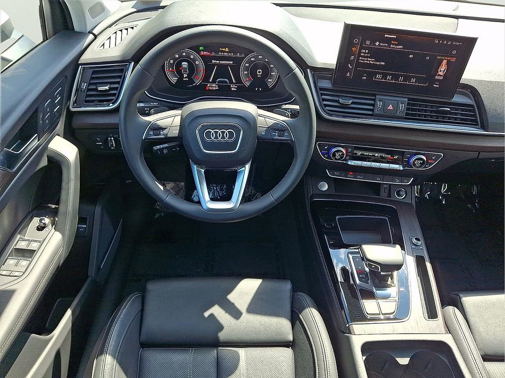 Used 2023 Audi Q5 2.0T Premium Plus AWD/4WD image 9