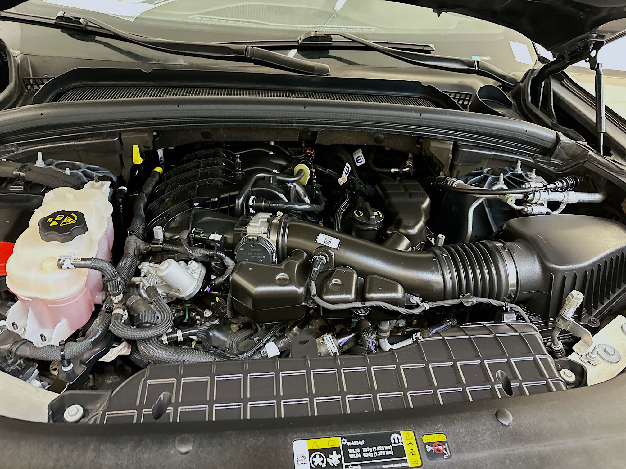 Used 2024 Jeep Grand Cherokee L Limited w/ Luxury Tech Group II image 37