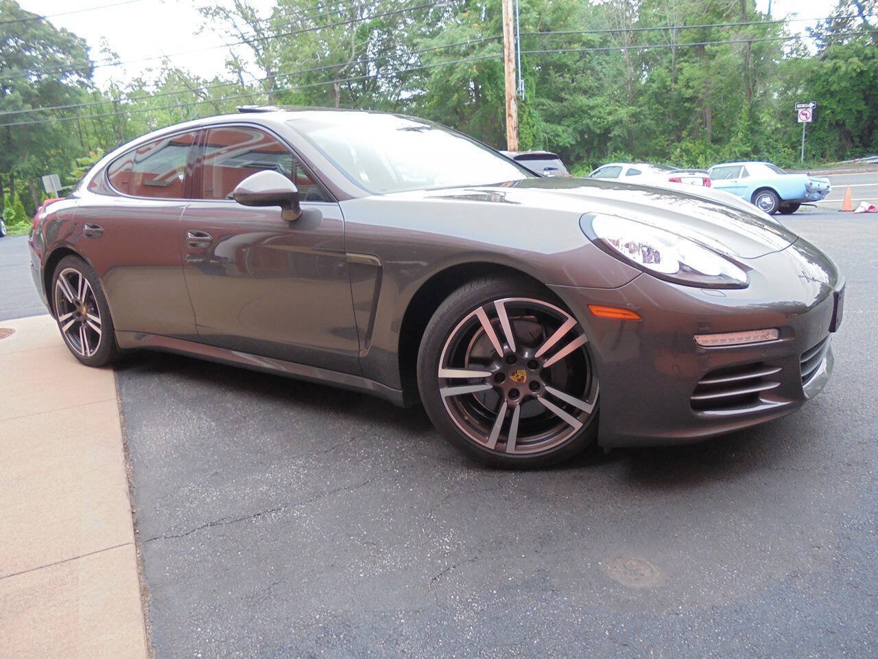 Used 2015 Porsche Panamera 4 AWD/4WD image 3