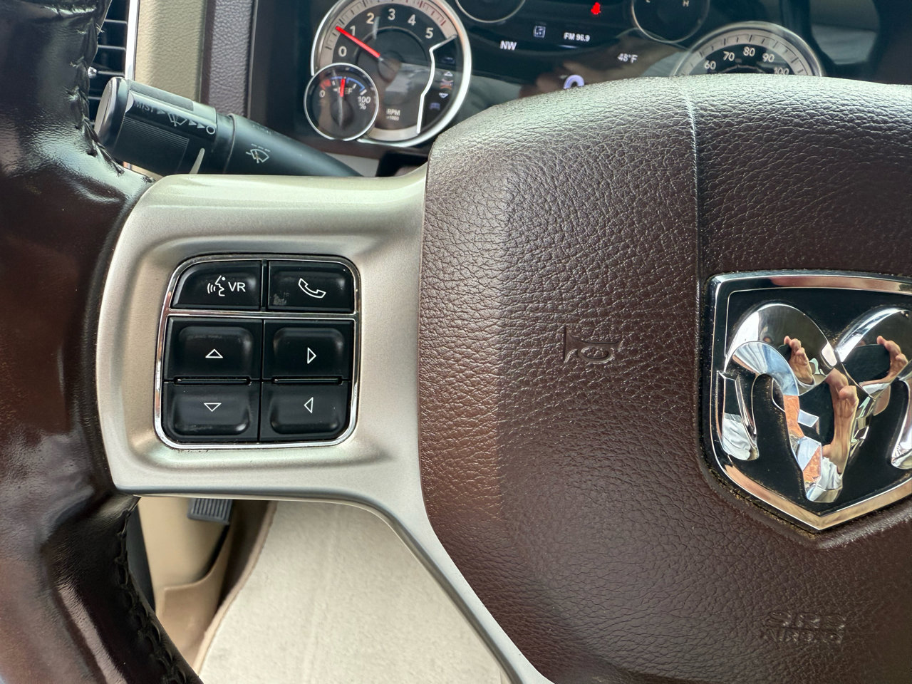 Used 2015 RAM 3500 Laramie w/ Convenience Group image 17