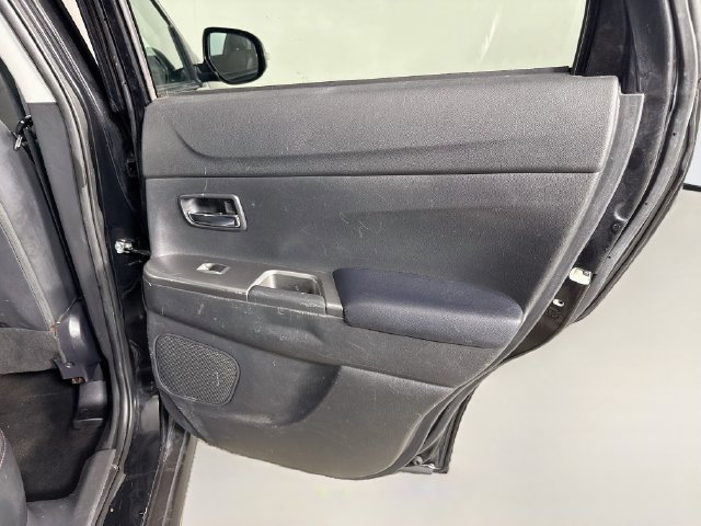 Used 2023 Mitsubishi Outlander Sport ES AWD/4WD image 27