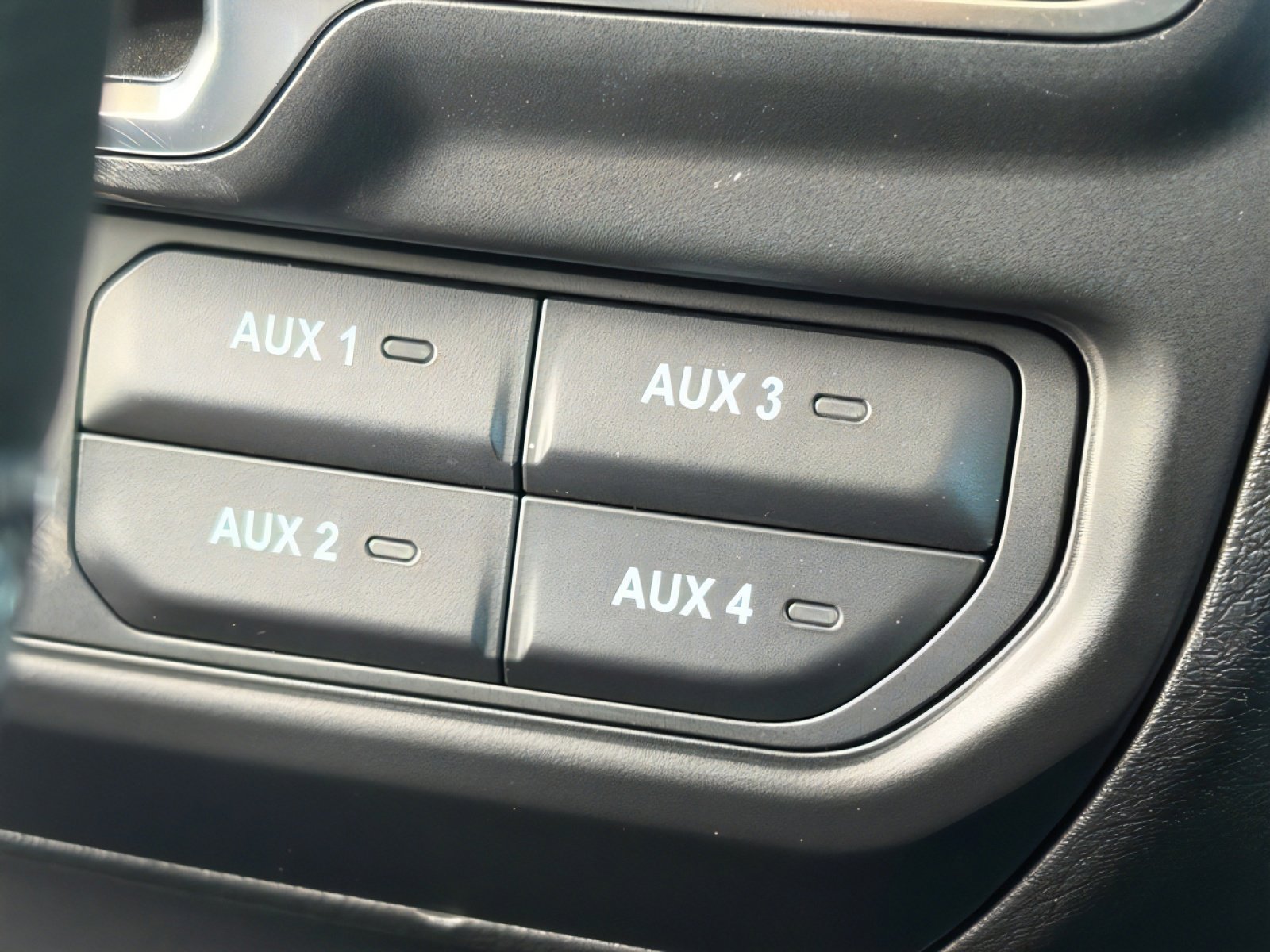 Used 2025 Jeep Gladiator Willys image 25